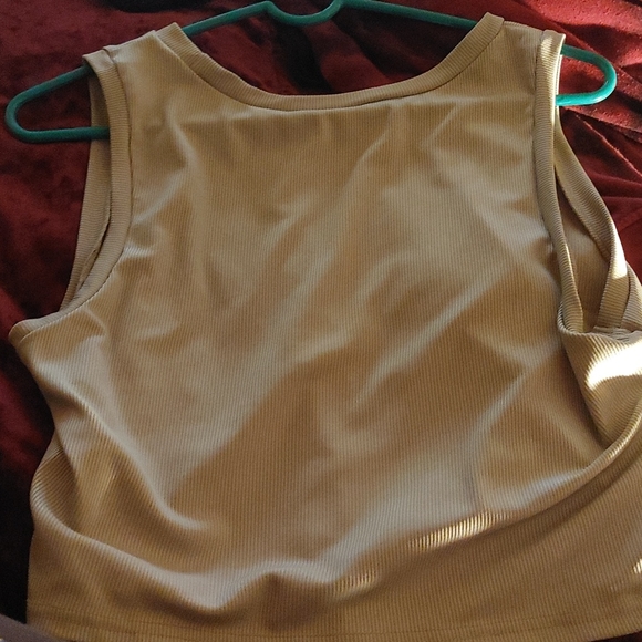 Plus Wave Print Tank Crop Top - Picture 3 of 3